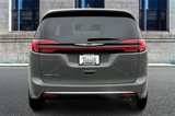 New 2025 Chrysler Pacifica Select image 4