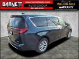 New 2025 Chrysler Pacifica Select image 3