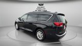 Used 2017 Chrysler Pacifica Touring-L image 5