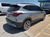 Used 2023 Kia Seltos EX image 3