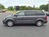 Used 2016 Chrysler Town & Country Touring image 2