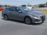 Used 2023 Nissan Altima 2.5 SV image 2
