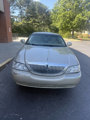Used 2008 Lincoln Town Car Signature Limited image 2