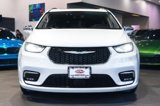 Used 2021 Chrysler Pacifica Limited w/ Uconnect Theater Family Group image 2