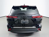 Used 2022 Toyota Highlander XLE image 6