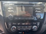 Used 2017 Nissan Rogue SV image 3