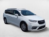 Used 2022 Chrysler Pacifica Touring-L image 3