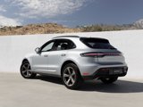 Certified 2024 Porsche Macan image 3