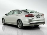 Used 2017 Ford Fusion SE image 3