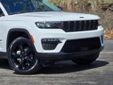Used 2023 Jeep Grand Cherokee Limited w/ Black Appearance Package image 2