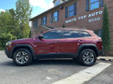 Used 2019 Jeep Cherokee Trailhawk image 2