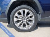 Used 2022 Toyota RAV4 XLE Premium image 5