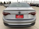 Used 2022 Volkswagen Jetta SE image 4