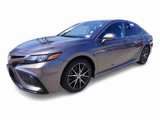 Used 2021 Toyota Camry SE w/ Carpet Mat Package (TMS) image 3