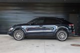 Certified 2022 Porsche Cayenne Platinum Edition image 2