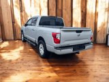 Used 2018 Nissan Titan SV w/ SV Convenience Package image 5