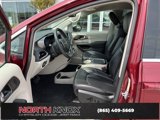 Used 2023 Chrysler Pacifica Touring-L image 3