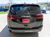 Used 2022 Chrysler Pacifica Touring-L image 6