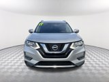 Used 2017 Nissan Rogue SV image 2