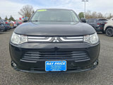 Used 2014 Mitsubishi Outlander SE image 2