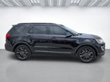Used 2017 Ford Explorer XLT w/ Equipment Group 202A image 4
