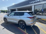 Used 2022 Mitsubishi Outlander SE image 2