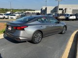 Used 2023 Nissan Altima 2.5 SV image 5