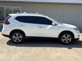 Used 2020 Nissan Rogue SV w/ Sun & Sound Touring Package image 2