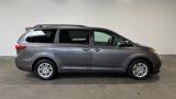 Used 2017 Toyota Sienna XLE image 2