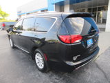 Used 2020 Chrysler Pacifica Touring-L image 3