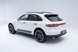 Certified 2021 Porsche Macan image 3