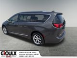 Used 2017 Chrysler Pacifica Limited image 4