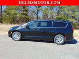 New 2025 Chrysler Pacifica Select image 2