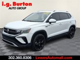 Used 2023 Volkswagen Taos SE w/ Panoramic Sunroof Package image 3