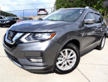 Used 2017 Nissan Rogue SV image 2