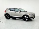 Certified 2022 Volvo XC40 T5 Momentum w/ Premium Package image 3