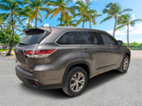 Used 2014 Toyota Highlander XLE image 3