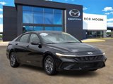 Used 2024 Hyundai Elantra SEL image 2