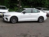 Used 2022 Volvo S60 B5 Momentum image 2