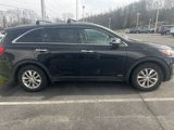 Used 2016 Kia Sorento LX w/ LX Convenience Package image 2