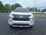 Used 2024 Mitsubishi Outlander SE image 2