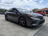 Used 2020 Toyota Camry SE image 2