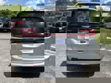 Used 2023 Chrysler Pacifica Touring-L image 5