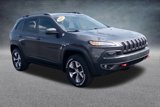 Used 2017 Jeep Cherokee Trailhawk image 3