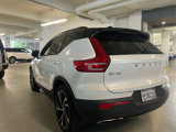 Used 2020 Volvo XC40 T5 R-Design image 3