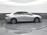 Used 2016 Toyota Camry SE image 3