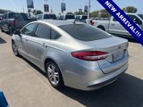 Used 2018 Ford Fusion SE w/ Fusion SE Technology Package image 2