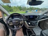 Used 2018 Chrysler Pacifica Touring-L Plus image 2