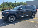 Certified 2022 Ford Explorer XLT w/ Equipment Group 202A image 3