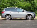 Used 2018 Nissan Pathfinder SV image 2